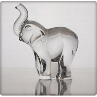 Figurine &eacute;l&eacute;phant en cristal. Taille : 9cm.