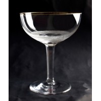 Paire de coupes &agrave; Champagne cr&eacute;&eacute;s par Moser